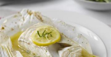 Haddock - resep menyiapkan hidangan lezat dan bervariasi untuk setiap hari Haddock dengan bawang bombay dan wortel dalam wajan