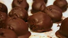 수제 초콜릿 사탕은 자신을 해줍니다 : 사진과 조리법