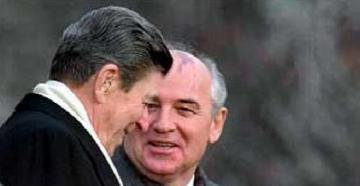 Kebijakan luar negeri adalah Gorbachev